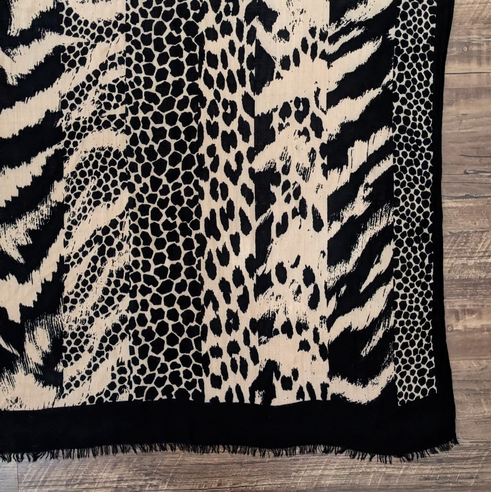 Express Scarf - Picture 5 of 8
